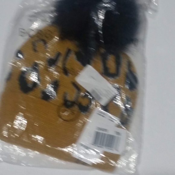 NWT! BCBG Generation Leopard Beanie w/Faux Fur - Picture 3 of 4